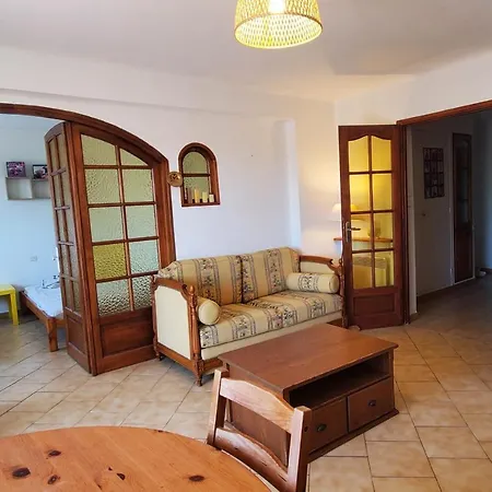 67m With Balcony Near The Beach Apartment